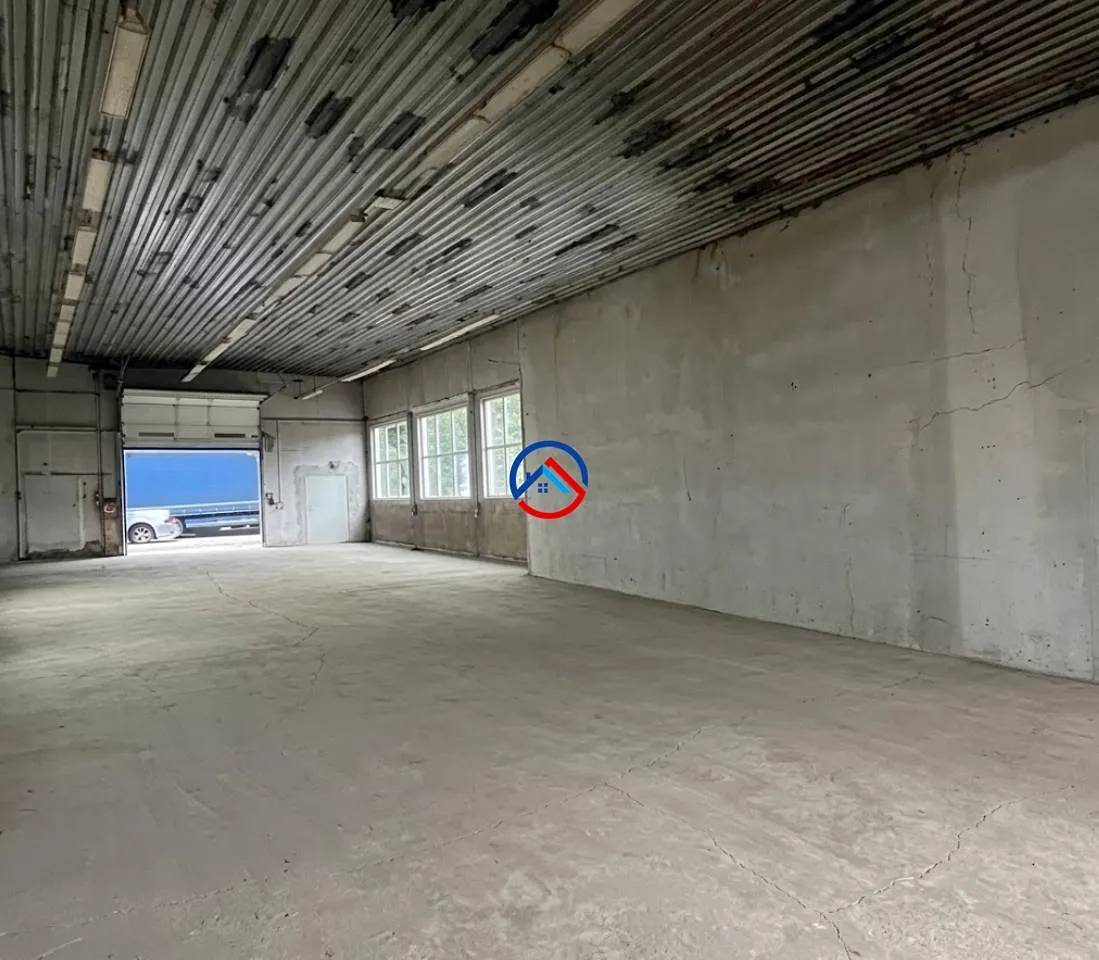 Pronájem výrobní haly, prostoru 352 m²
